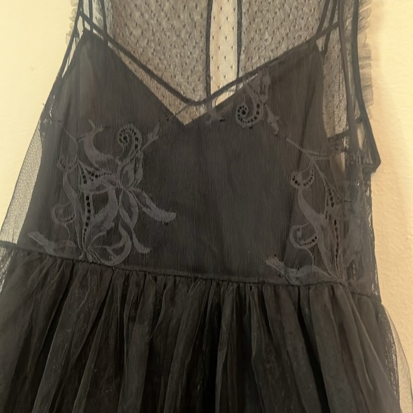 Cinq a Sept Lace Asymmetrical Top - Picture 3 of 7